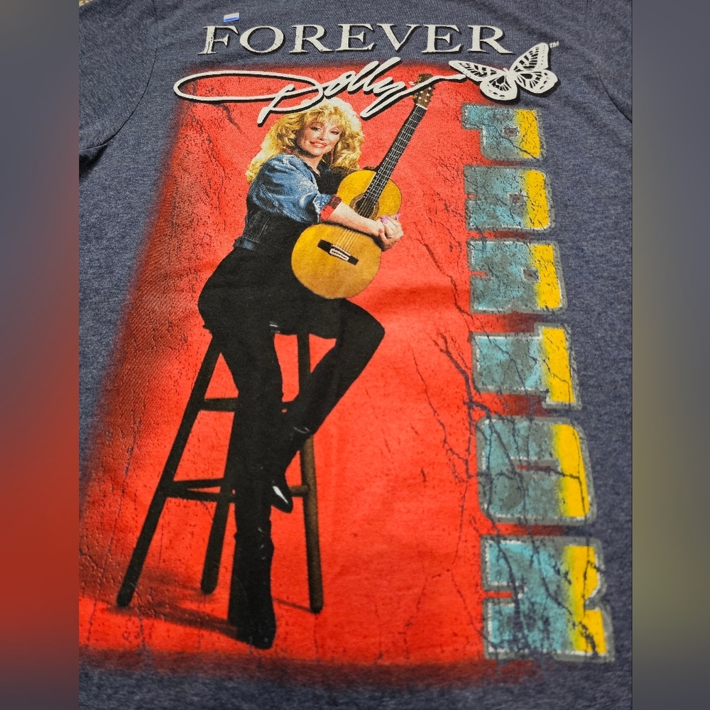 Dolly Parton Graphic T-Shirt, Size Small, New With Tags! - Picture 3 of 4